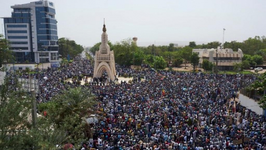 Mali: des milliers de manifestants à Bamako contre les violences dans le Centre