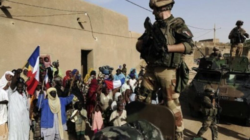 Mali : Le gouvernement demande le départ sans délai des forces Barkhane et Takuba