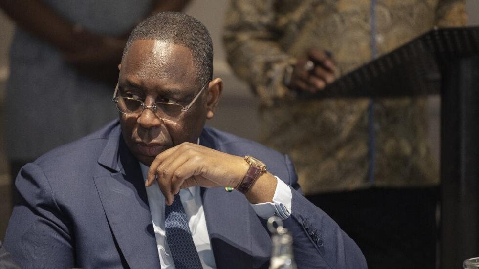 Macky Sall décide de revenir au Sénégal pour affronter la justice et clarifier les accusations financières sur son régime