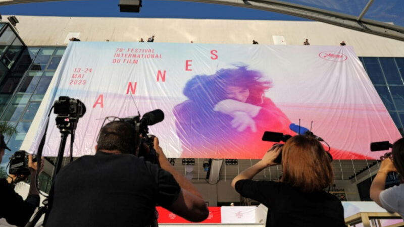 Le Festival de Cannes 2025 : Le documentaire Put Your Soul on Your Hand and Walk de Sepideh Farsi, sélectionné