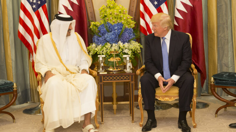 Donald Trump dans le Golfe : Une tournée marquée par la signature de contrats pharaoniques, la main tendue à la nouvelle Syrie