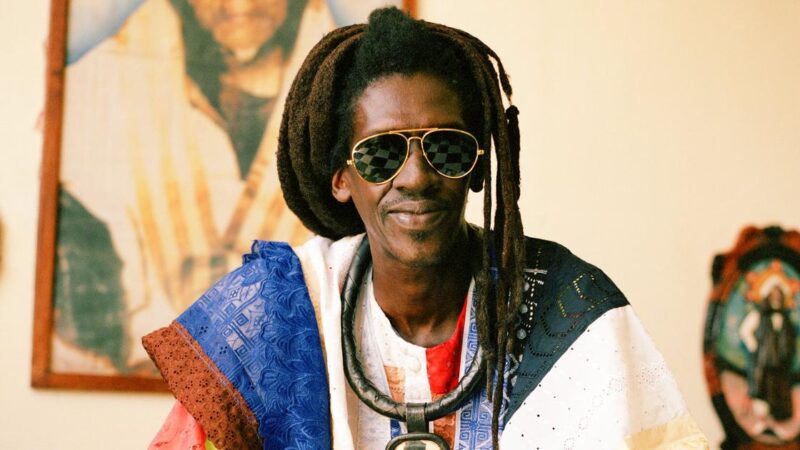 50 ans de carrière : Cheikh Ndiguël Lô raconte son “parcours fulgurant et plein de beauté”