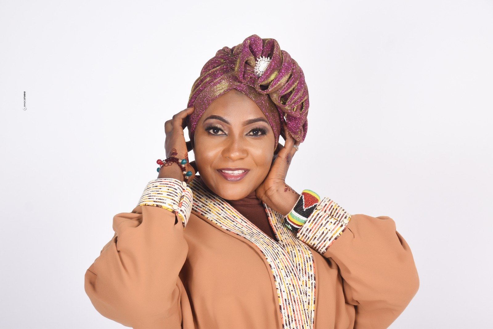 L’artiste ivoirienne Aïcha Traoré en repérage à Dakar pour un futur concert