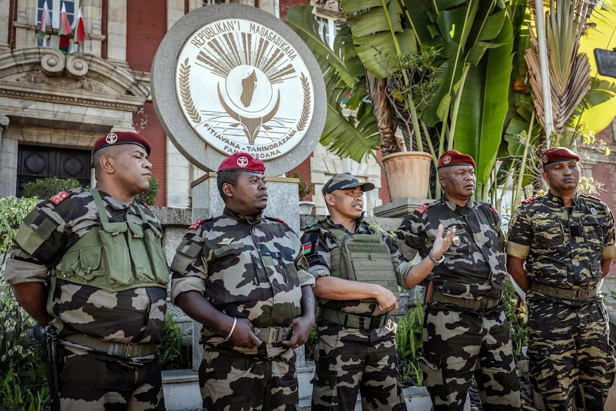 Madagascar: tractations et négociations après la prise de pouvoir des militaires