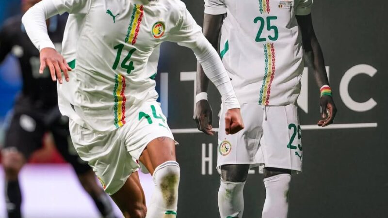 Face à la Rdc duel sur un couloir : Pape Thiaw, devra choisir entre Ismail Jakobs et Malick Diouf