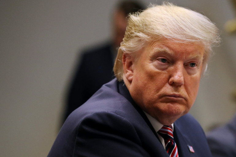 Iran: Donald Trump dit espérer ne pas avoir à frapper Téhéran, qui promet de riposter