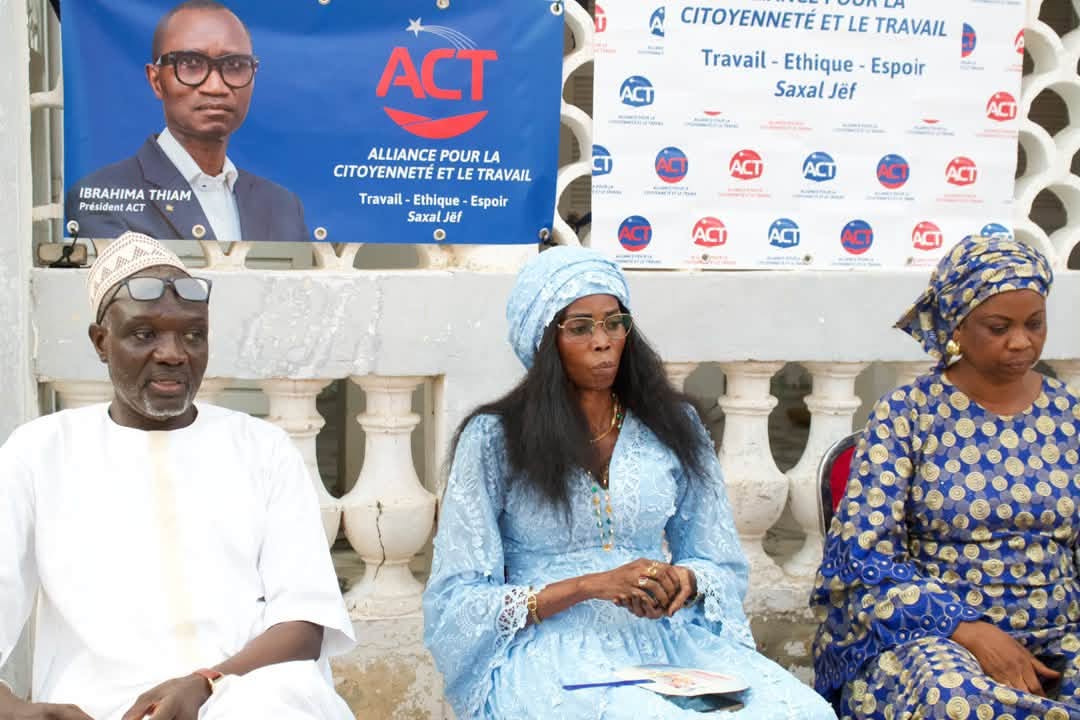 Kaolack : Ndeye Maguette Diop et des ex-militants de l’APR déposent leurs valises à l’Alliance pour la Citoyenneté et le Travail (ACT)